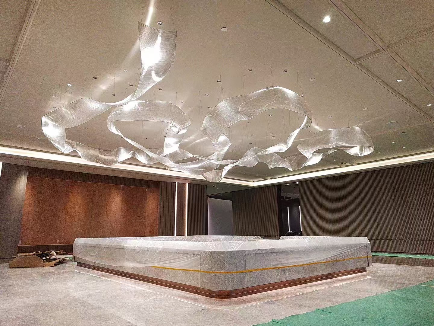LIGHTING CREATES YOUR SPACE